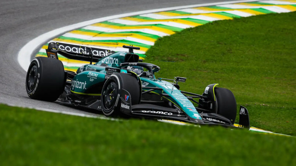 索伯车队轻取梅赛德斯,塞恩斯状态火热 索伯车队轻取梅赛德斯,塞恩斯状态火热