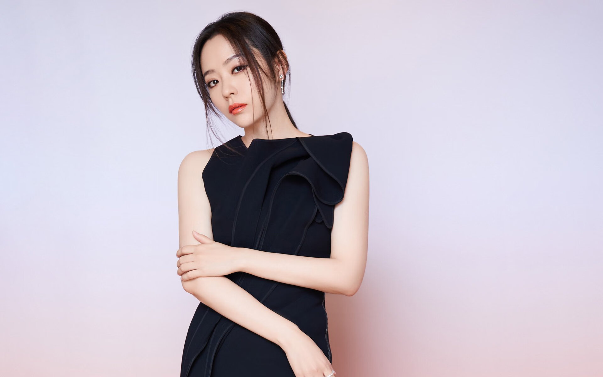 加维，碾压战场的交响乐！勒沃库森撕裂多特蒙德之夜